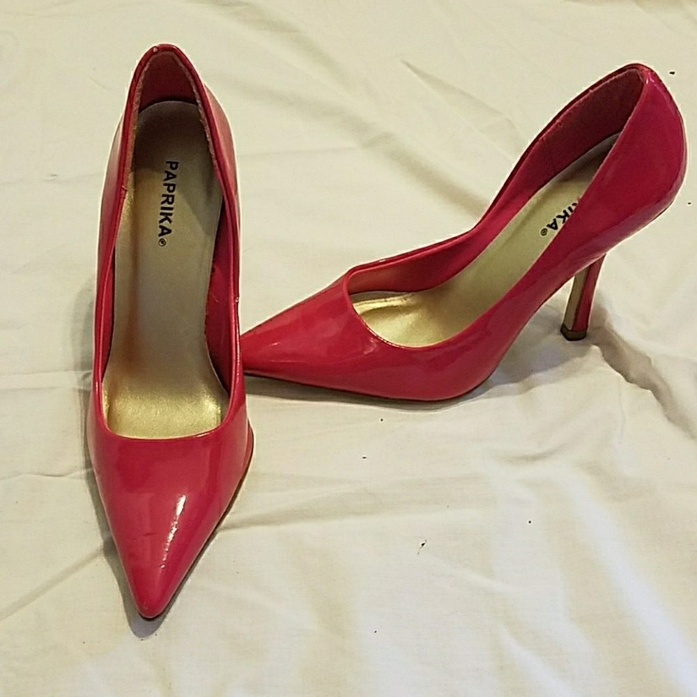 Pointy toed heels